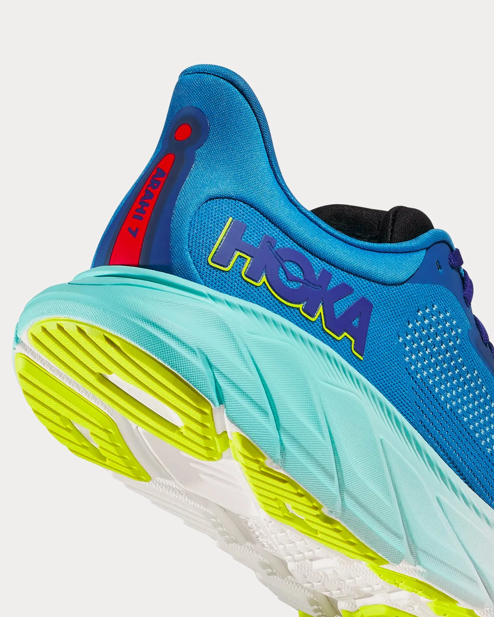 Arahi 7 Virtual Blue / Cerise Running Shoes