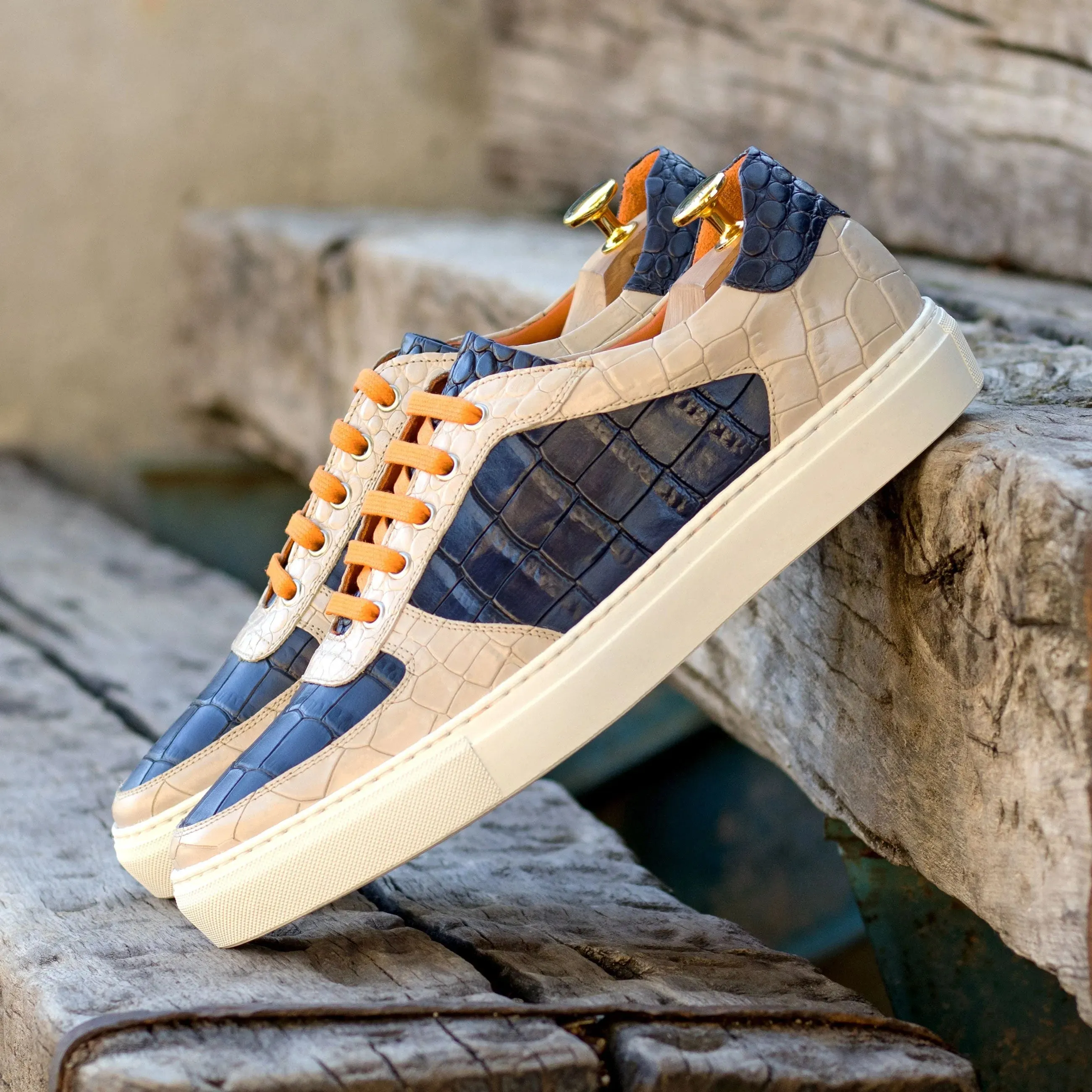 Sunda Low Top Sneaker