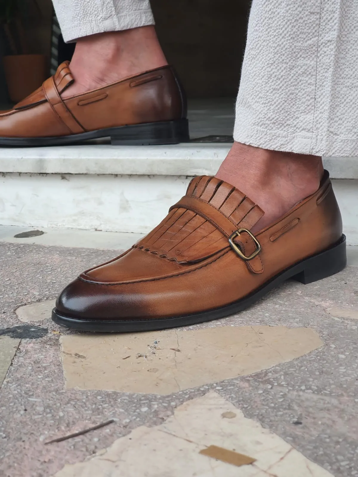 Vince Sardinelli Buckle Detailed Tan Leather Shoes