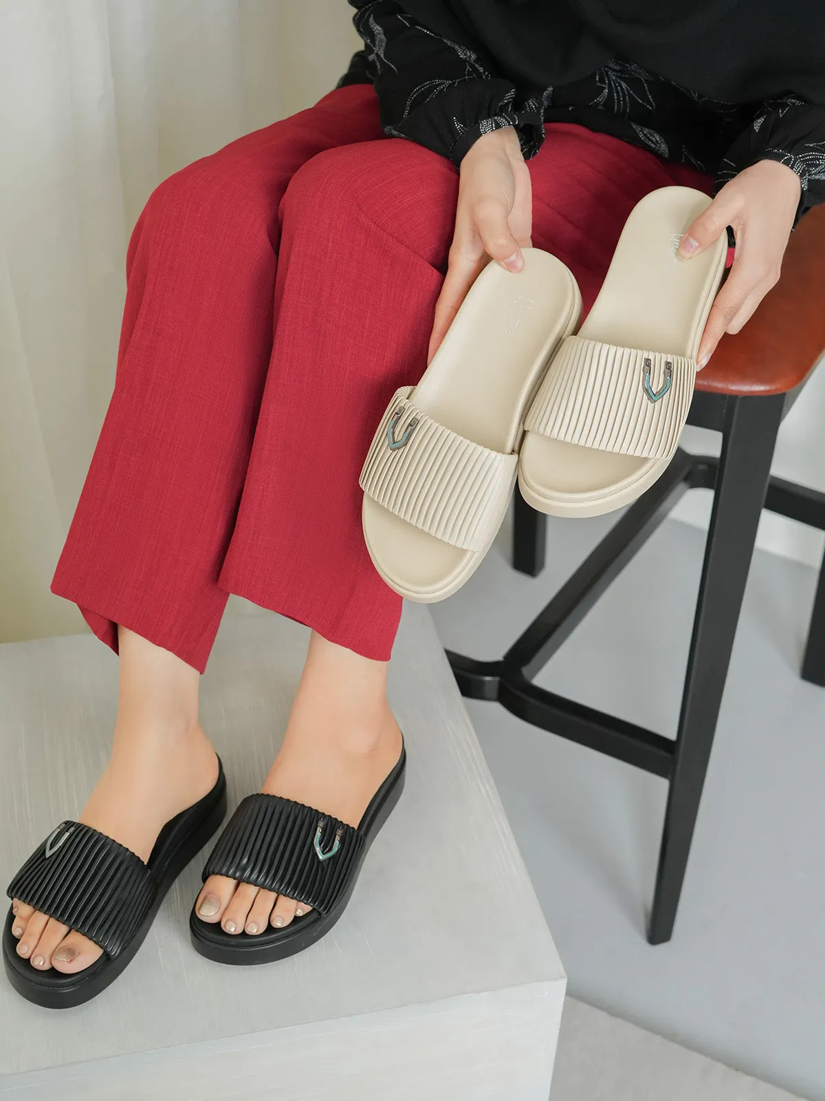 Womens "TAUXIA" Comfy Everyday Slippers